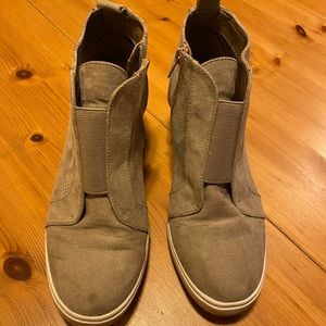 Sneaker Wedges